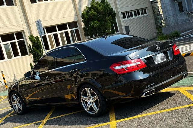 M-BENZ賓士 E63 AMG  第2張相片