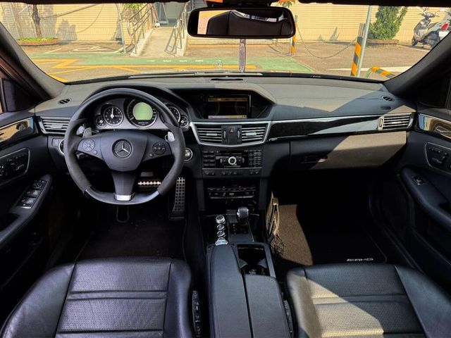 M-BENZ賓士 E63 AMG  第6張相片