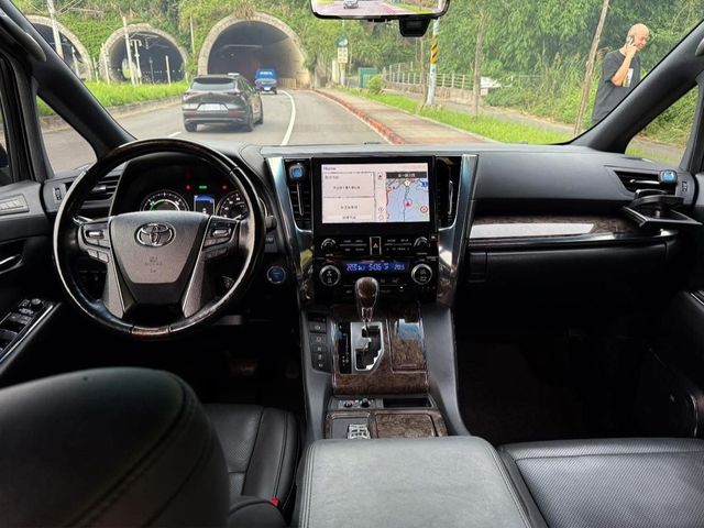 TOYOTA豐田 ALPHARD  第3張相片