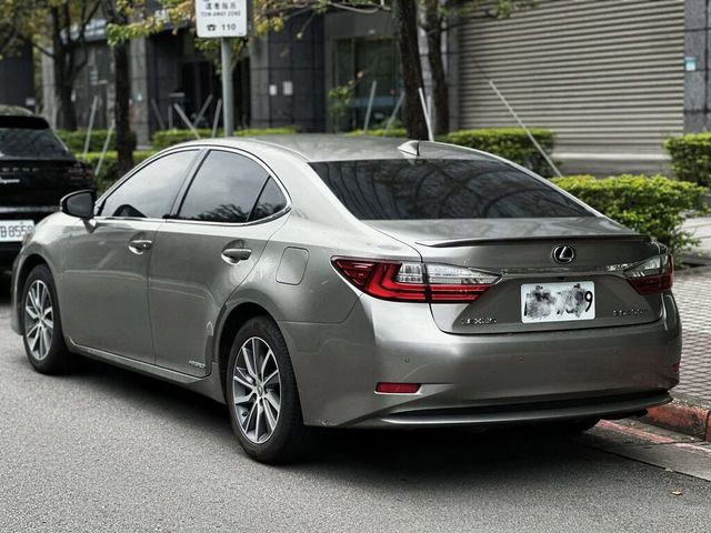 LEXUS凌志 ES300H  第2張相片