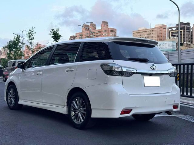 TOYOTA豐田 WISH  第3張相片
