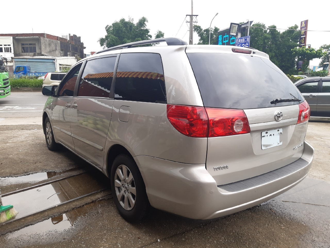 SIENNA 傳說中的豪門孝親車 里程數五萬英哩 幸福滿載大器駕馭  第10張相片