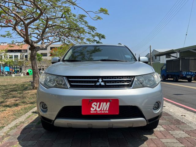 優質休旅車~車況極佳 里程保證 認證車 可全貸 (整備中需事先預約)  第2張相片