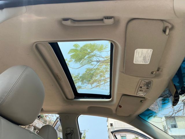 優質休旅車~車況極佳 里程保證 認證車 可全貸 (整備中需事先預約)  第14張相片