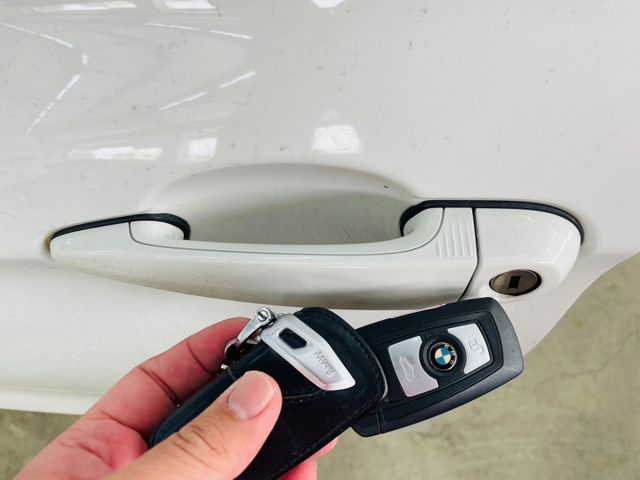 頂級一手車 配備~單記憶座椅/5AS/摸門/倒車顯影/LED頭燈  車況保證 認證車 可全貸 (北安店)  第17張相片
