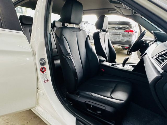 一手女用車 I-KEY/摸門/雙電動座椅/HK音響/HUD 認證車 里程保證 可全貸 (北安店)  第6張相片