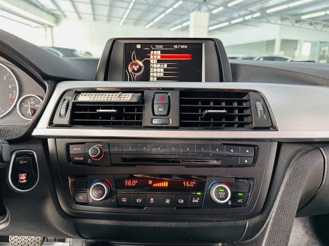 一手女用車 I-KEY/摸門/雙電動座椅/HK音響/HUD 認證車 里程保證 可全貸 (北安店)  第12張相片