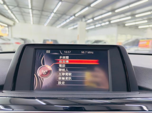 2016年式 ~配備~I-KEY/雙電動椅/倒車顯影/LED  認證車 可全貸 (北安店)  第14張相片