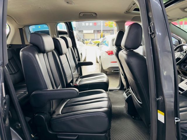 7人座 配備~天窗/單電動座椅/倒車顯影/導航/電動後視鏡 認證車 可全貸 (整備中需事先預約)  第7張相片