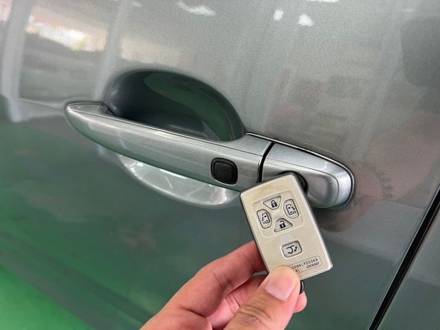 配備~I-KEY/單電動座椅/摸門/電滑門/電尾門 認證車 可全貸 (北安店)  第12張相片