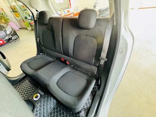 2018年式~原版件 實跑七萬多公里 有CARPLAY 認證車  第5張相片