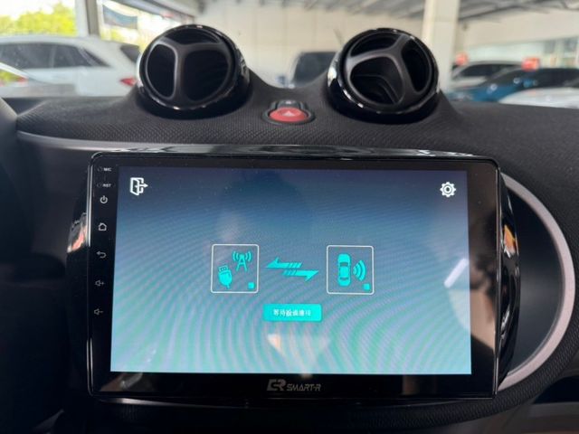 2018年式~原版件 實跑七萬多公里 有CARPLAY 認證車  第13張相片