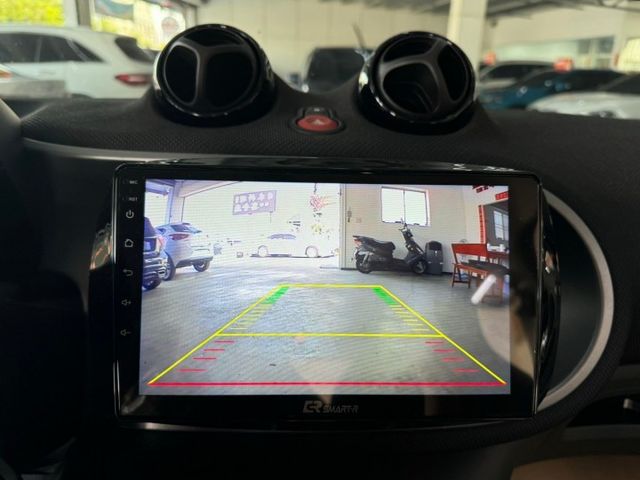 2018年式~原版件 實跑七萬多公里 有CARPLAY 認證車  第14張相片