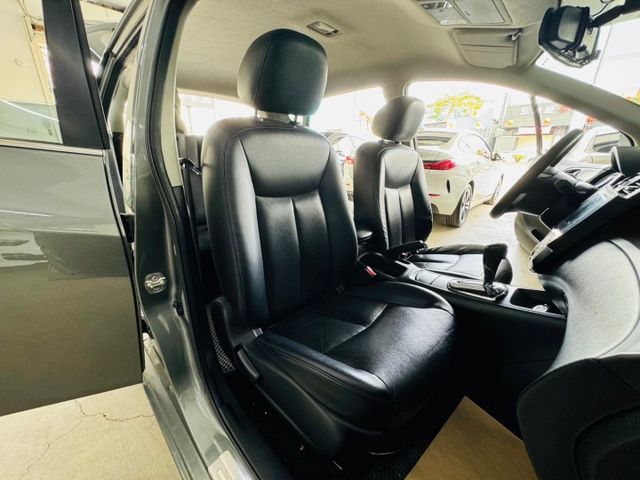 SL旗艦 配備~I-KEY/摸門/HUD/導航/倒車顯影 認證車 (海佃店)  第6張相片