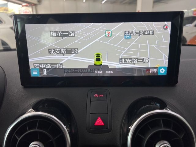 一手車  配備~HID/衛星導航/安卓機/倒車顯影/怠速熄火/CARPLAY  原鈑件 (海佃店)  第13張相片