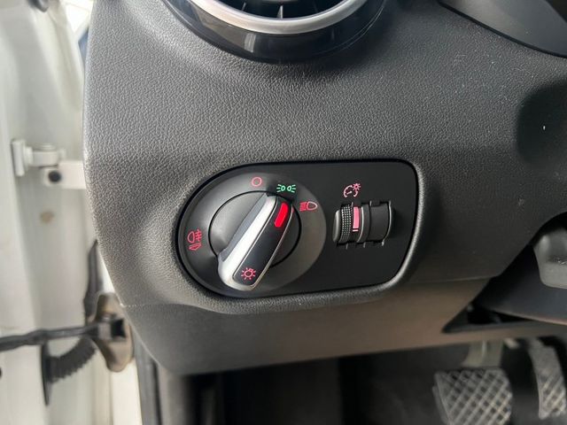 一手車  配備~HID/衛星導航/安卓機/倒車顯影/怠速熄火/CARPLAY  原鈑件 (海佃店)  第16張相片