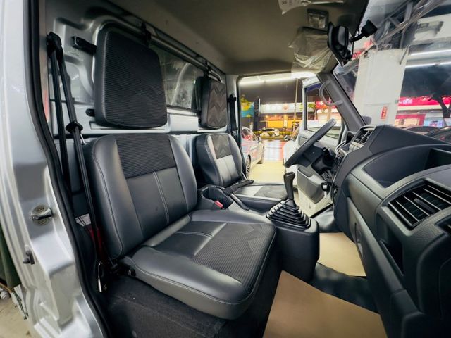 配備~防滑/ABS/高低可調大燈  原鈑件 賺錢車 里程保證 車況認證 可全貸 (海佃店)  第3張相片