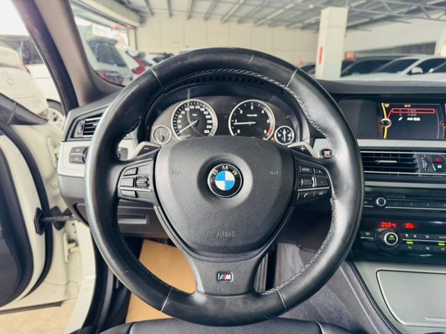 配備~全景天窗/倒車顯影/雙電動座椅/單記憶椅/I-KEY/換檔撥片/防滑/電尾門/怠速/HUD (北安店)  第9張相片
