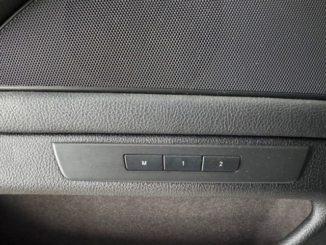 配備~全景天窗/倒車顯影/雙電動座椅/單記憶椅/I-KEY/換檔撥片/防滑/電尾門/怠速/HUD (北安店)  第14張相片