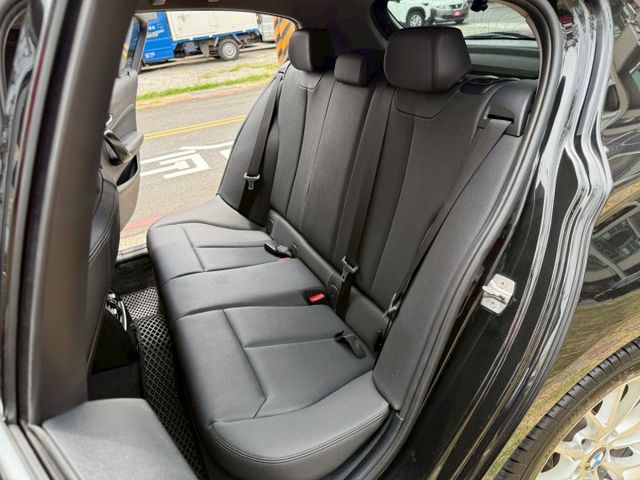 運動版 原版件 雙電動座椅/定速/倒車顯影/I-KEY/怠速熄火/車道偏離/防追撞/單記憶座椅 (海佃店)  第5張相片