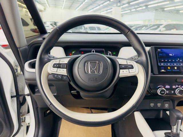 配備~I-KEY/摸門/盲點/CARPLAY/ACC/車道置中/定速/LED頭燈/電動後視鏡 (北安店)  第9張相片