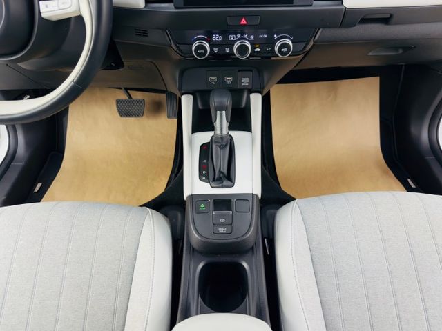 配備~I-KEY/摸門/盲點/CARPLAY/ACC/車道置中/定速/LED頭燈/電動後視鏡 (北安店)  第10張相片