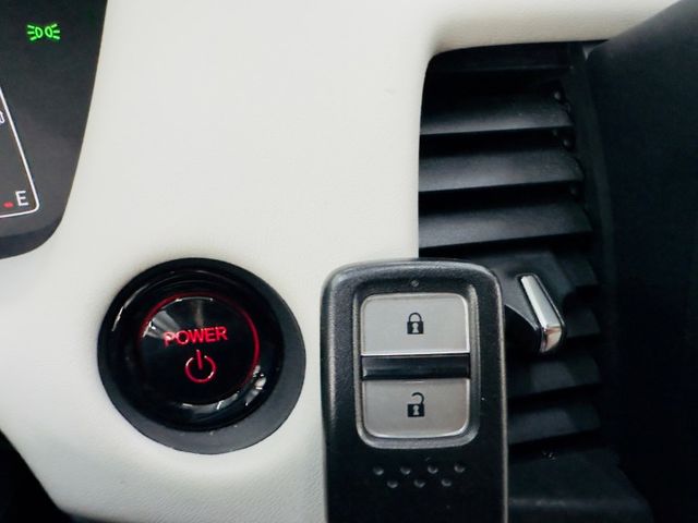 配備~I-KEY/摸門/盲點/CARPLAY/ACC/車道置中/定速/LED頭燈/電動後視鏡 (北安店)  第12張相片