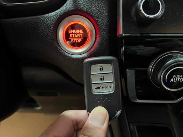 VTi-S 配備~ACC/定速/CARPLAY/I-KEY/摸門/車道置中/電動尾門/換檔撥片/無線充電板 (海佃店)  第14張相片