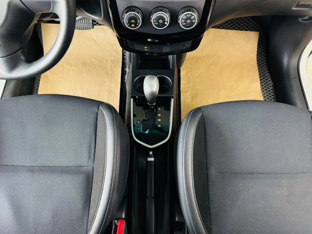 尊貴型 配備~ABS/恆溫/大燈水平調整 原廠保養 全車原鈑件 (北安店)  第10張相片