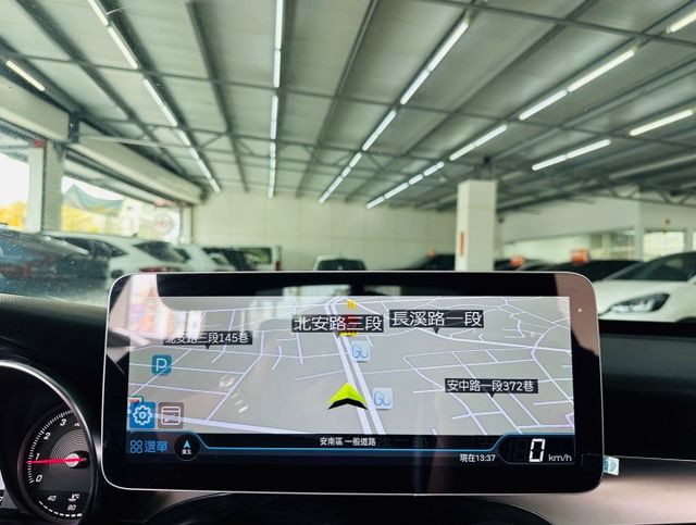 配備~定速/倒車顯影/衛星導航/I-KEY/雙電動座椅/換檔撥片/安卓機/LED光型大燈 全車原鈑件(海佃店)  第11張相片