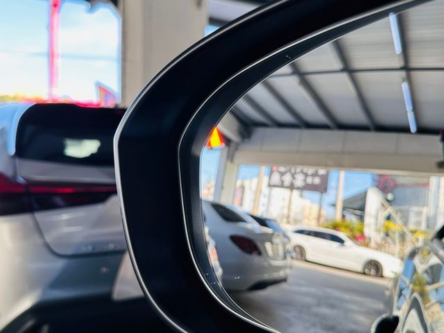 駕趣享樂版 配備~BOSE音響/360環景/I-KEY/摸門/盲點/無線充電板/車道維持/怠速/CARPLAY(海佃店)  第14張相片