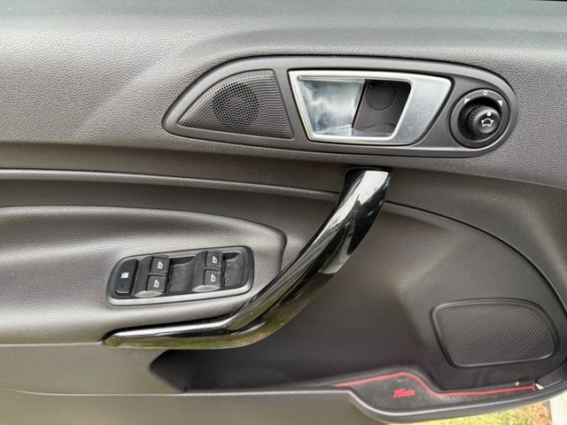 Eco Boost運動型 配備~I-KEY/摸門/快撥/倒車雷達/大燈高低 全車原鈑件 優質代步車 (海佃店)  第14張相片