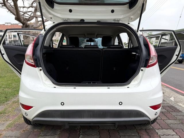 Eco Boost運動型 配備~I-KEY/摸門/快撥/倒車雷達/大燈高低 全車原鈑件 優質代步車 (海佃店)  第15張相片