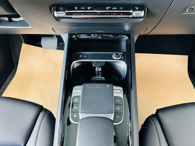 配備~I-KEY/盲點/定速/倒車顯影/單電動座椅/CARPLAY/電動後視鏡/怠速/LED頭燈 (海佃店)  第11張相片