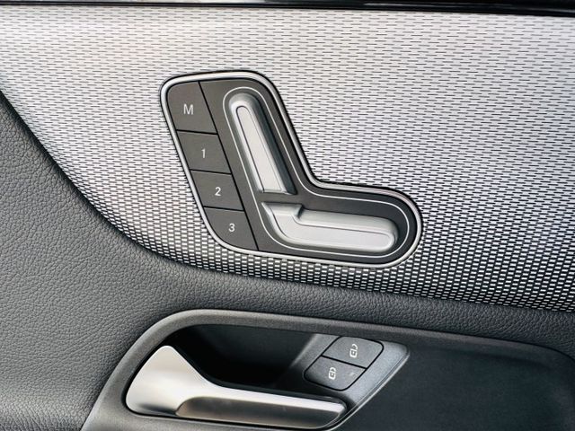 配備~I-KEY/盲點/定速/倒車顯影/單電動座椅/CARPLAY/電動後視鏡/怠速/LED頭燈 (海佃店)  第14張相片