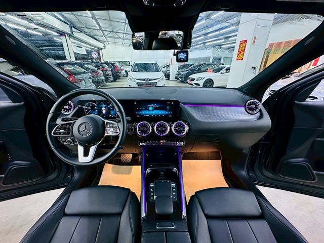配備~I-KEY/摸門/車道維持/ACC/雙電動座椅/電尾門/多光束頭燈/CARPLAY/盲點/360環景(北安店)  第8張相片