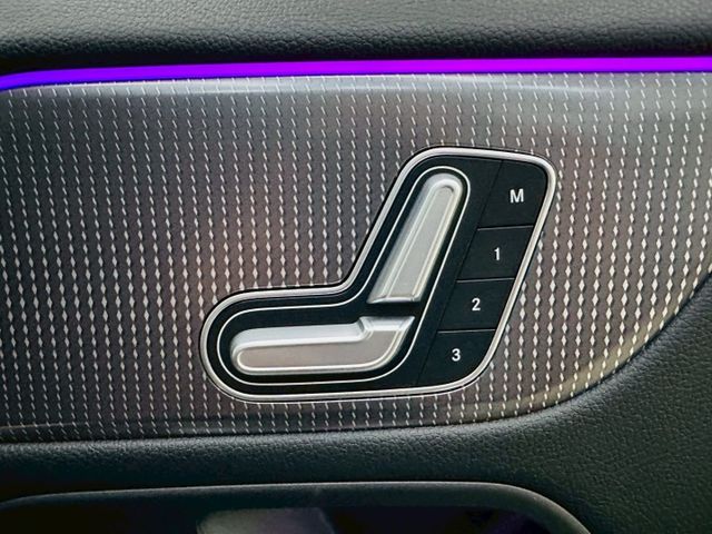 配備~I-KEY/摸門/車道維持/ACC/雙電動座椅/電尾門/多光束頭燈/CARPLAY/盲點/360環景(北安店)  第14張相片