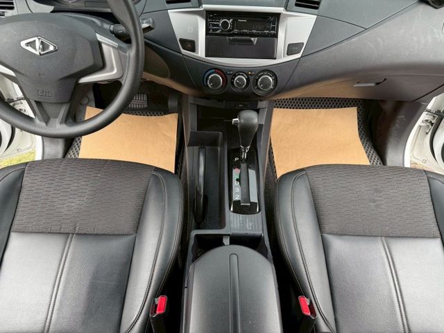 配備~倒車雷達/鋁圈/防滑/胎壓 一手車 全車原鈑件 (海佃店)  第10張相片