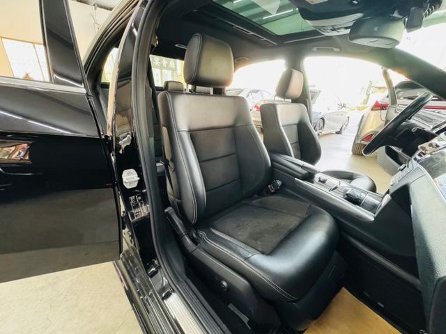 AMG 配備~I-KEY/摸門/天窗/倒車顯影/導航/雙記憶座椅/電動後視鏡/換檔撥片/定速/快撥 (海佃店)  第6張相片