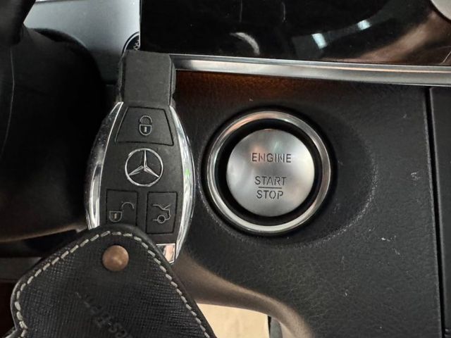 AMG 配備~I-KEY/摸門/天窗/倒車顯影/導航/雙記憶座椅/電動後視鏡/換檔撥片/定速/快撥 (海佃店)  第14張相片