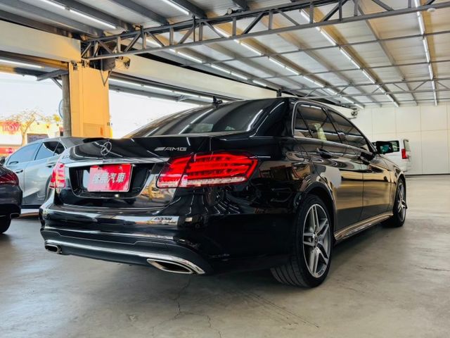 AMG 配備~I-KEY/摸門/天窗/倒車顯影/導航/雙記憶座椅/電動後視鏡/換檔撥片/定速/快撥 (海佃店)  第17張相片