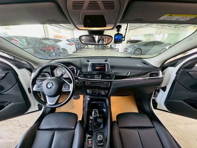 SDrive 18i 配備~I-KEY/摸門/定速/盲點/換檔撥片/電動後視鏡/車道偏離/電動尾門/倒車顯影(北安店)  第8張相片