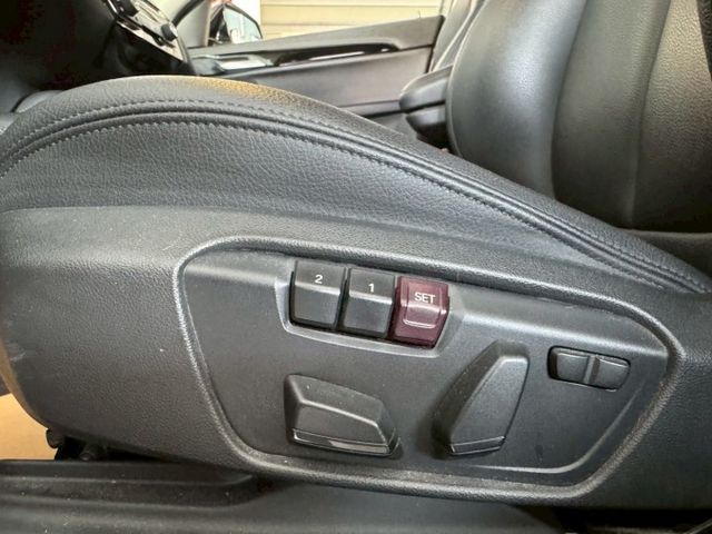 SDrive 18i 配備~I-KEY/摸門/定速/盲點/換檔撥片/電動後視鏡/車道偏離/電動尾門/倒車顯影(北安店)  第14張相片