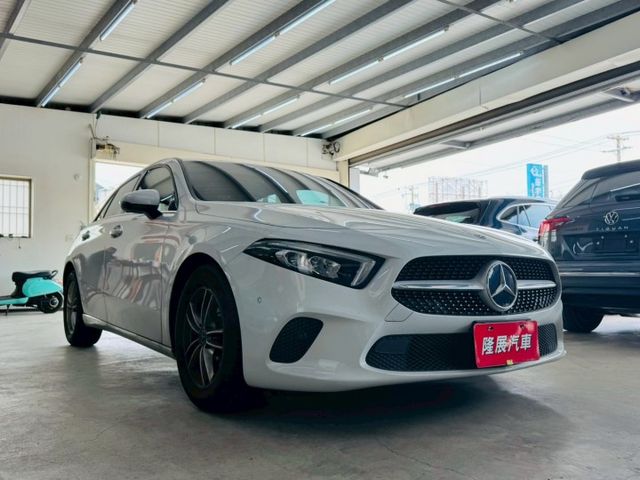 配備~I-KEY/盲點/怠速/CARPLAY/換檔撥片/單電動記憶座椅/倒車顯影/定速/電動後視鏡/LED頭燈(海佃店)  第3張相片