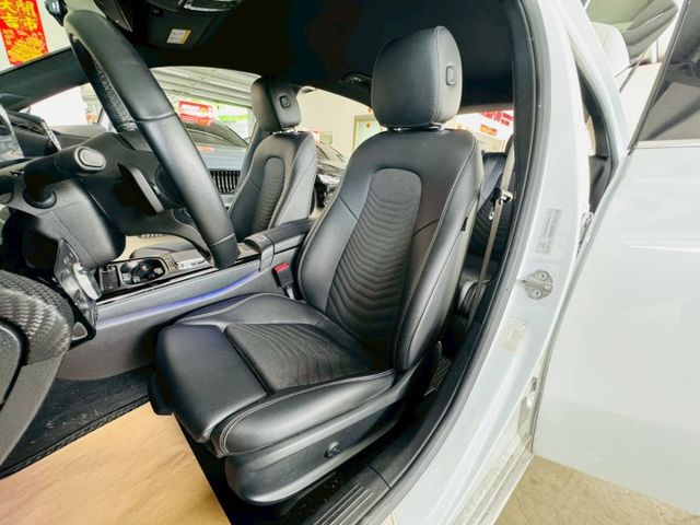 配備~I-KEY/盲點/怠速/CARPLAY/換檔撥片/單電動記憶座椅/倒車顯影/定速/電動後視鏡/LED頭燈(海佃店)  第4張相片