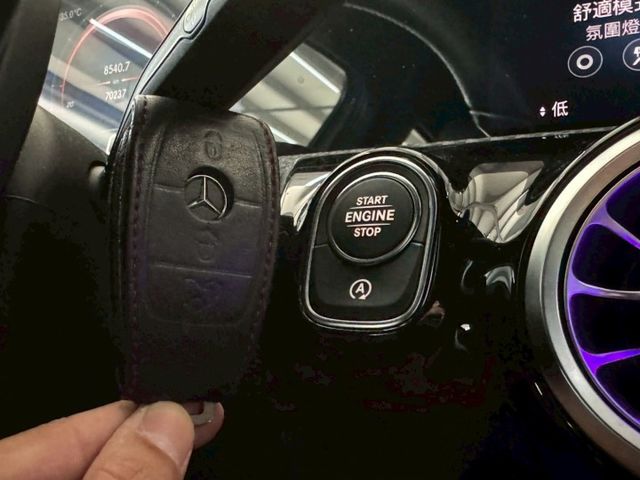 配備~I-KEY/盲點/怠速/CARPLAY/換檔撥片/單電動記憶座椅/倒車顯影/定速/電動後視鏡/LED頭燈(海佃店)  第12張相片
