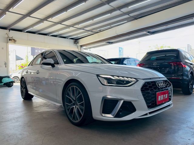 S-LINE 配備~I-KEY/摸門/盲點/ACC/雙電動座椅/換檔撥片/車道偏離/三區恆溫/CARPLAY (北安店)  第3張相片