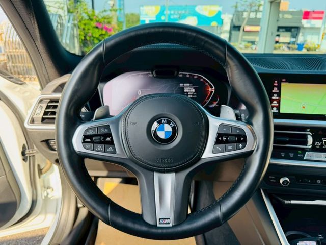 M版 配備~I-KEY/摸門/360環景/雙電動座椅/單記憶椅/車道偏離/盲點/電動尾門/怠速/換檔撥片(北安店)  第9張相片