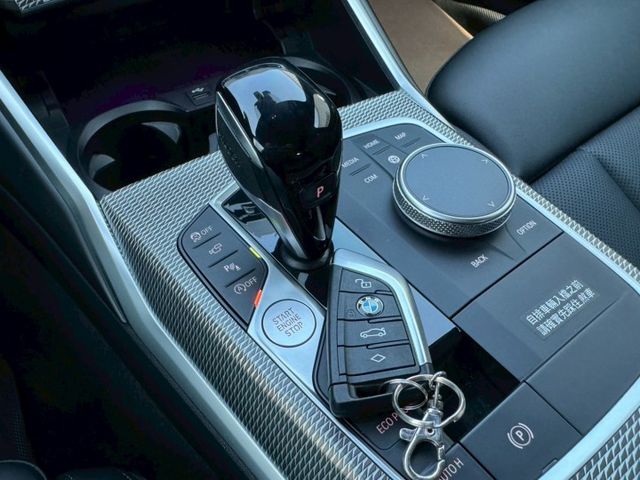 M版 配備~I-KEY/摸門/360環景/雙電動座椅/單記憶椅/車道偏離/盲點/電動尾門/怠速/換檔撥片(北安店)  第12張相片