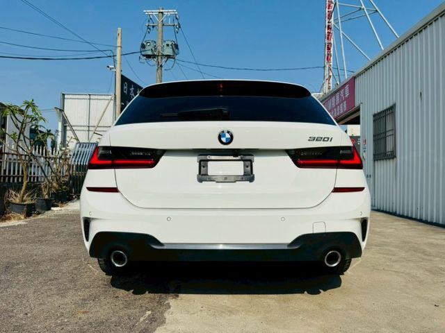 M版 配備~I-KEY/摸門/360環景/雙電動座椅/單記憶椅/車道偏離/盲點/電動尾門/怠速/換檔撥片(北安店)  第19張相片